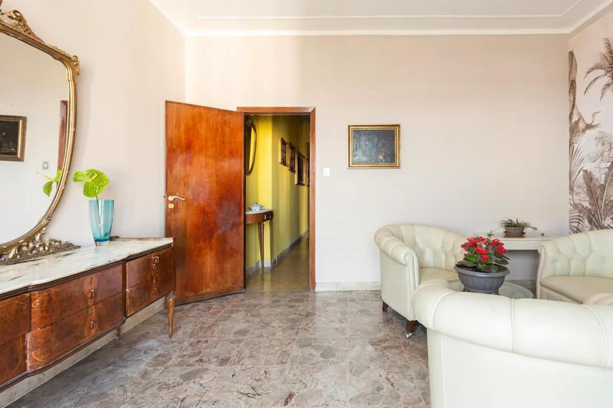 Top Floor Apartment Near Historic Fortino Catania Exterior photo